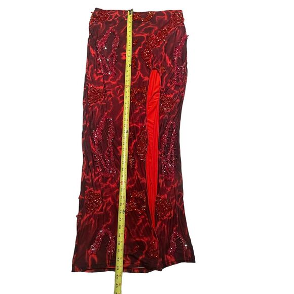 Onalaja Revolve Zusi Maxi Skirt Size Large Red Multi - Picture 6 of 10